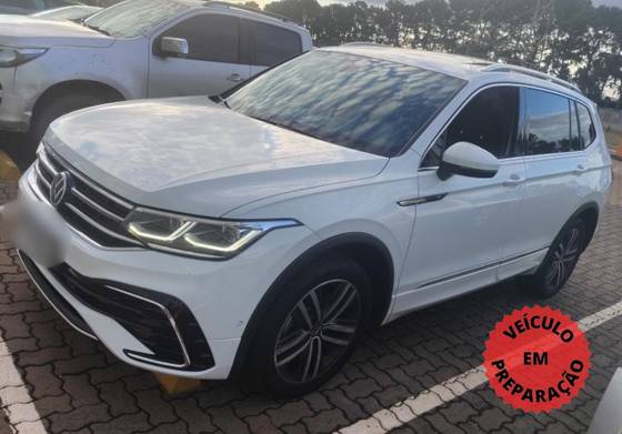 VOLKSWAGEN TIGUAN 2.0 300 TSI GASOLINA ALLSPACE R-LINE AUTOMÁTICO VOLKSWAGEN TIGUAN 2.0 300 TSI GASOLINA ALLSPACE R-LINE AUTOMÁTICO
